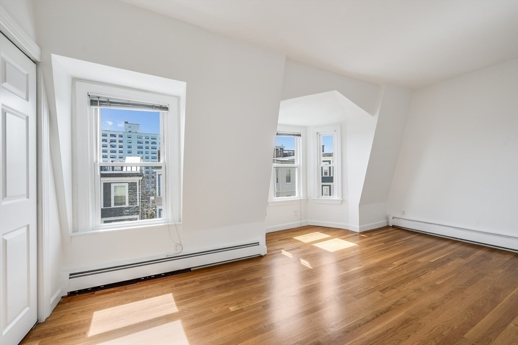 402 East 7th St, South Boston