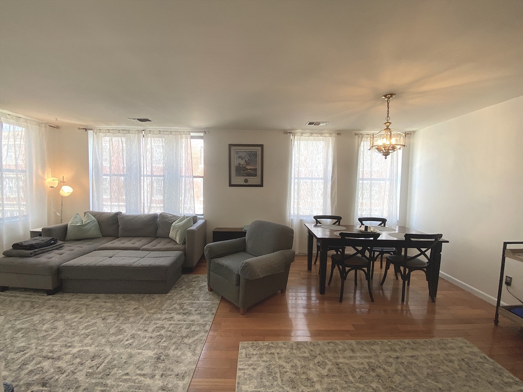 29 Brainerd Rd, Allston