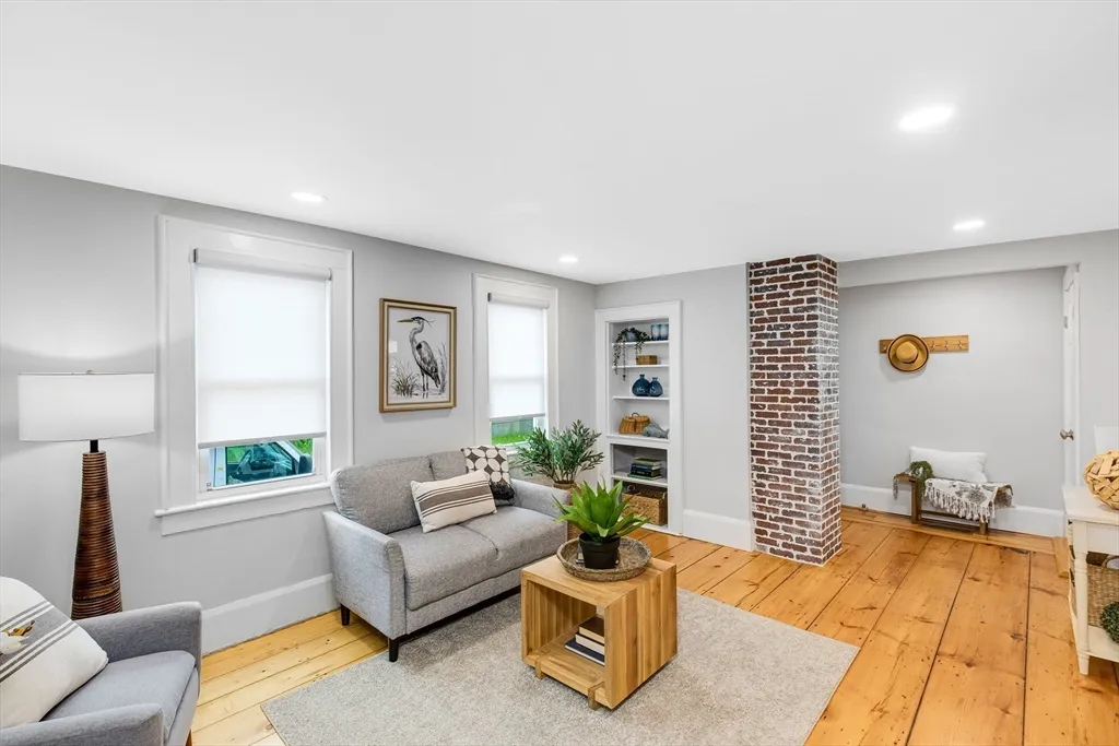 7 Summer St, Newburyport