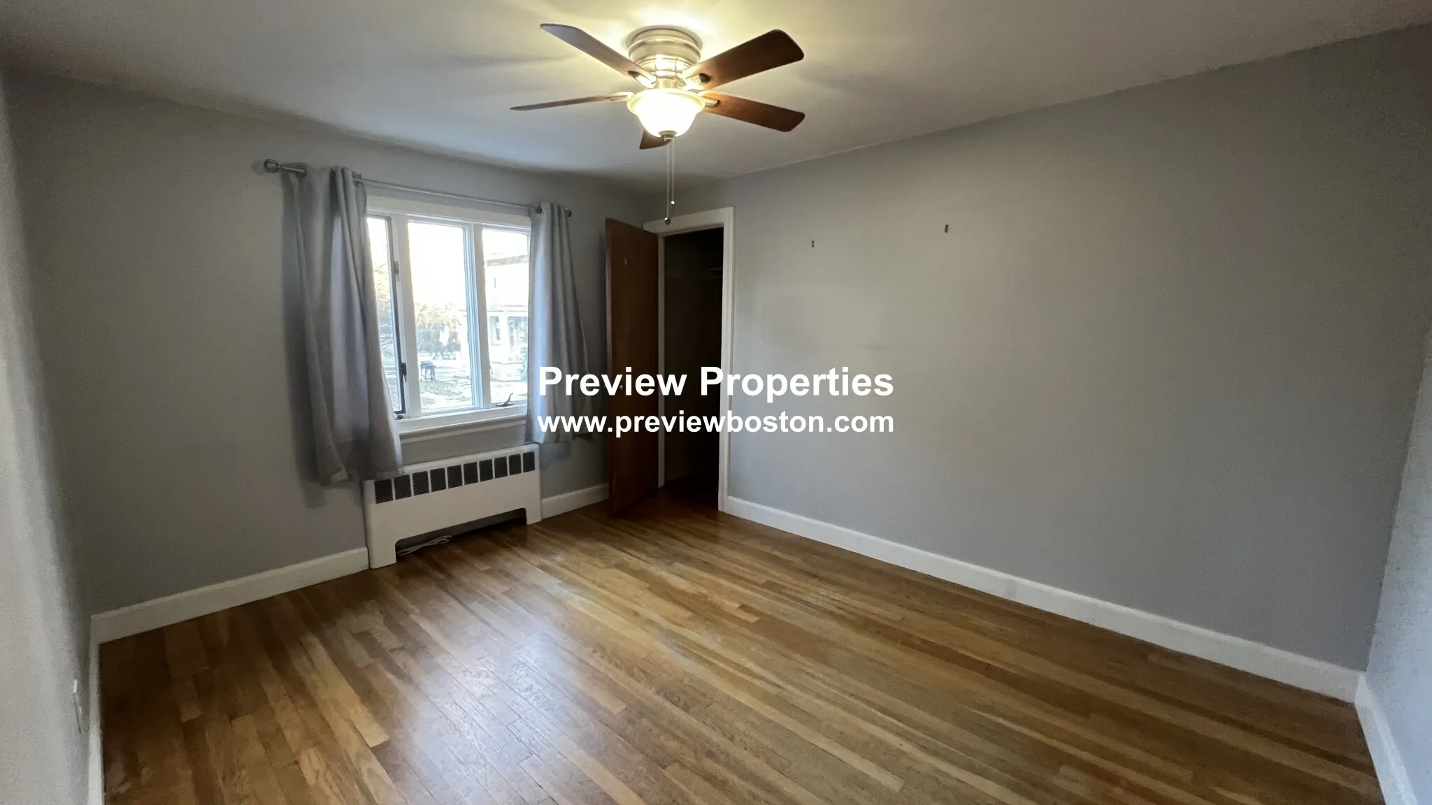 14 Caltha Rd, Oak Square