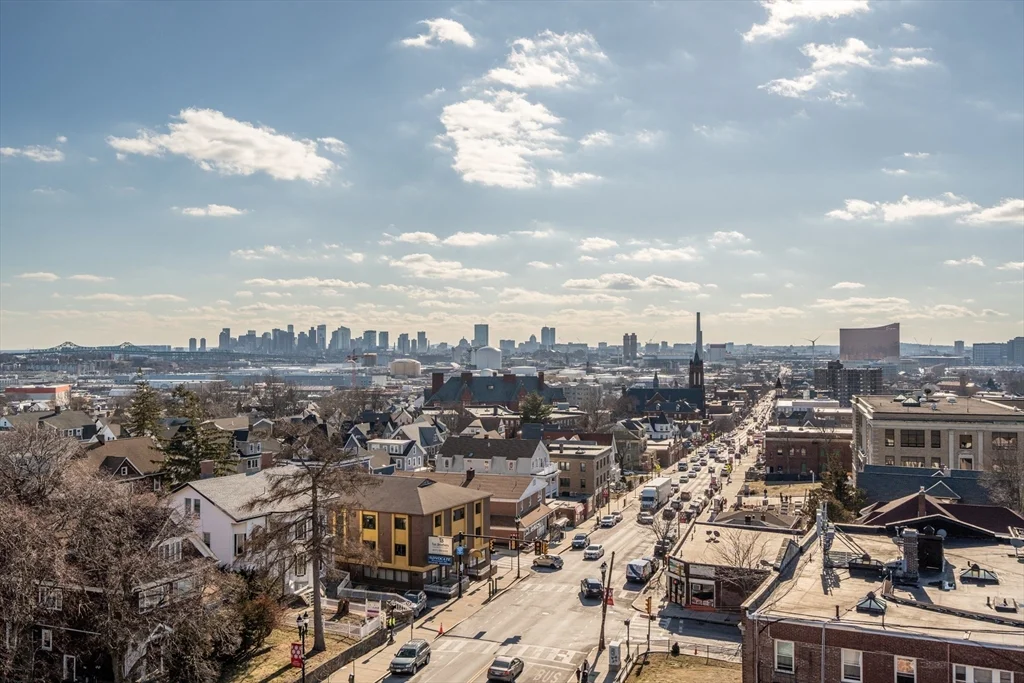 600 Broadway, Everett