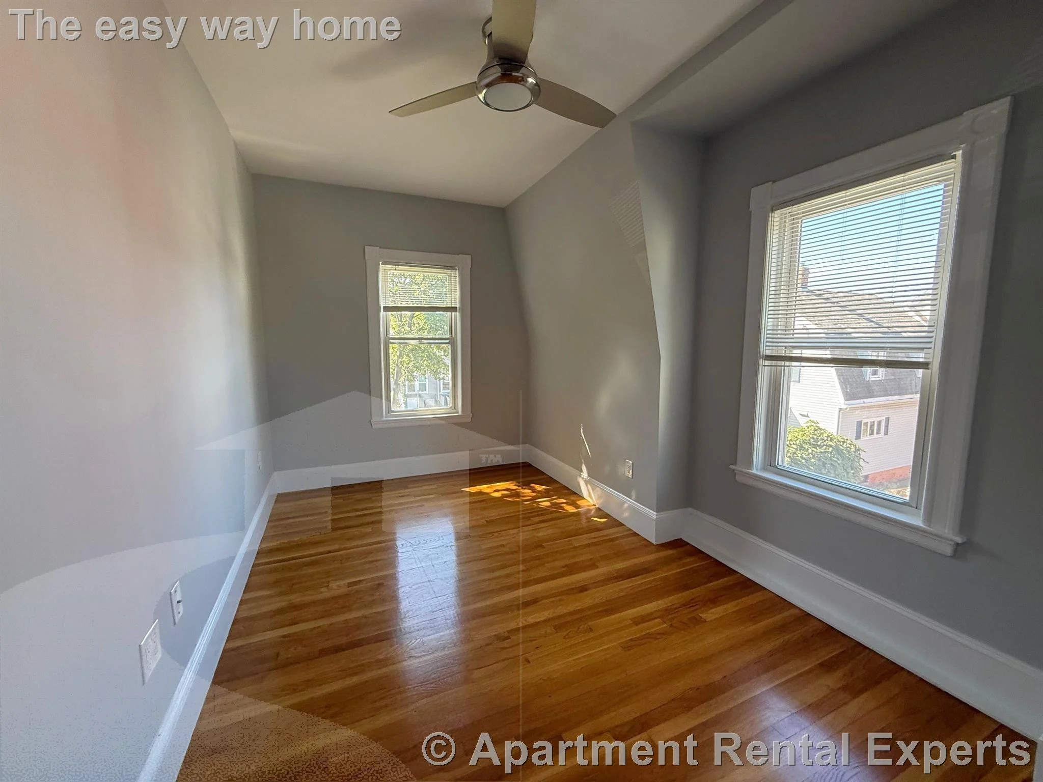 7 Leyden Ave, Magoun Square