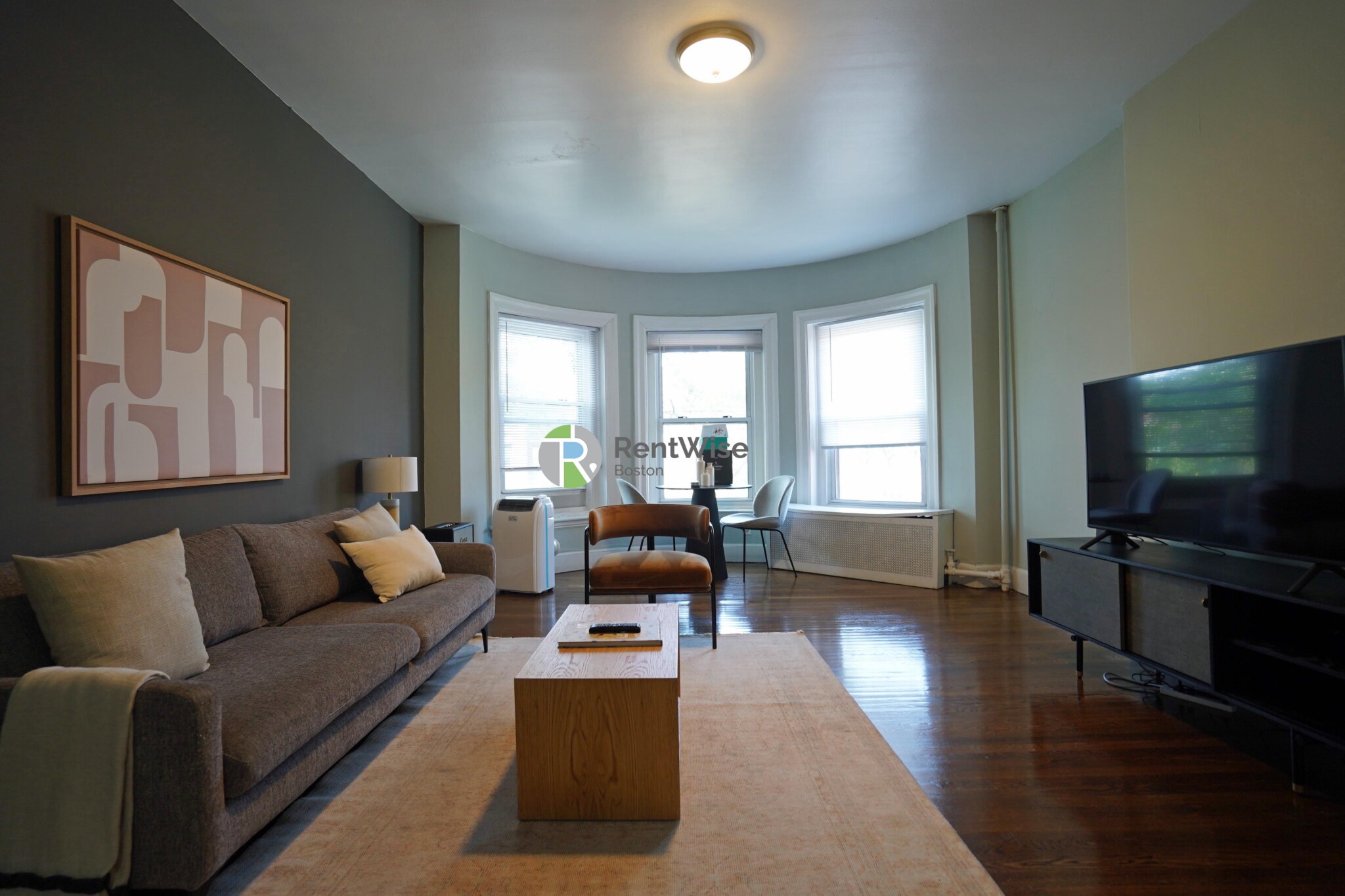 45 Carlton St, Longwood