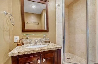 85 E India Row, Waterfront