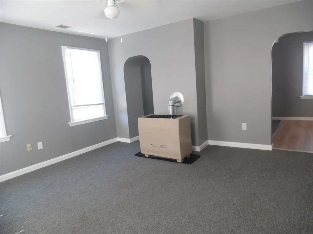 185 Mason St, Fall River