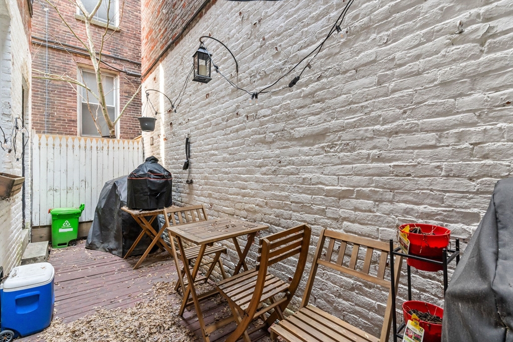 39 Grove St, Beacon Hill