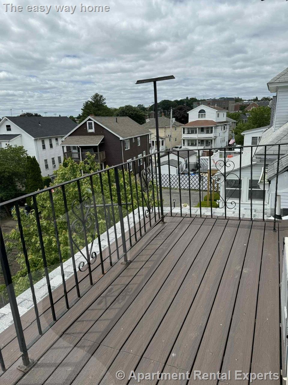 10 Windsor Rd, Tufts