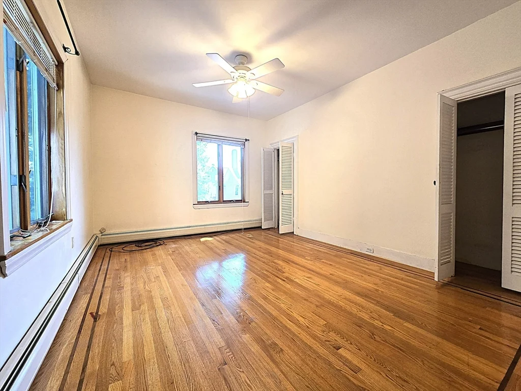 20 Willow St, Newton Center