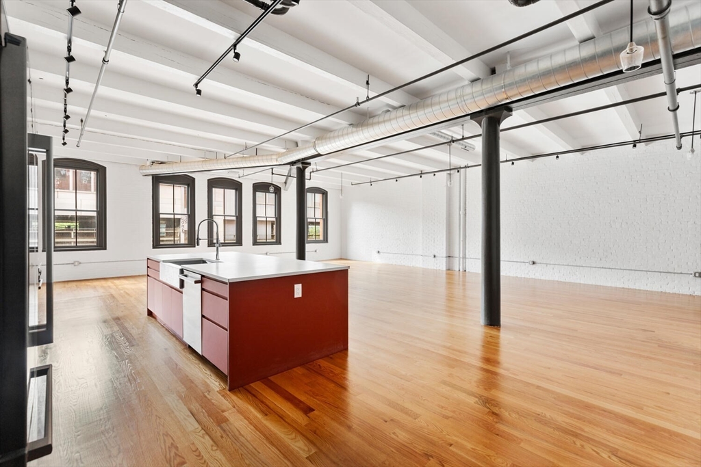 144 Lincoln St, Leather District