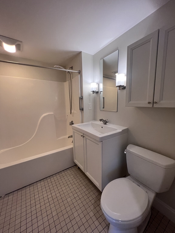 1008 Massachusetts Ave, Riverside