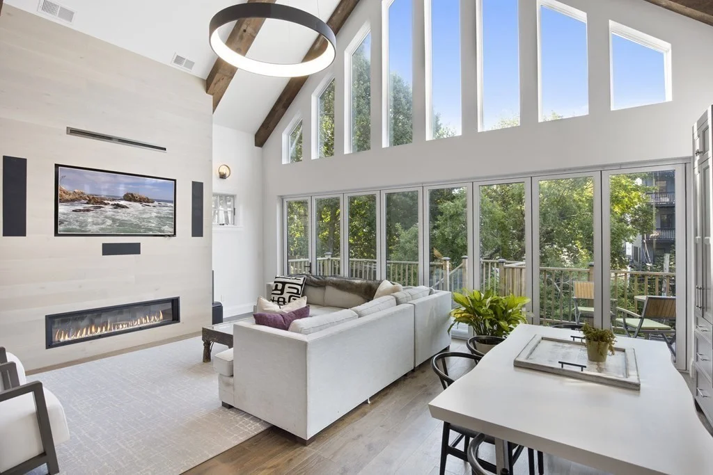 719 E 2nd St, South Boston