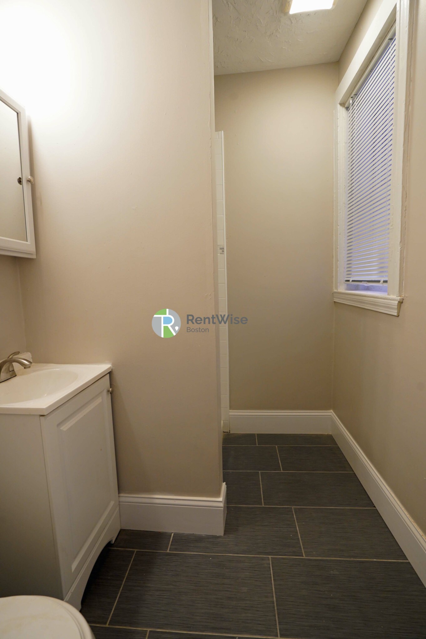 3 Lorraine Ter, Allston