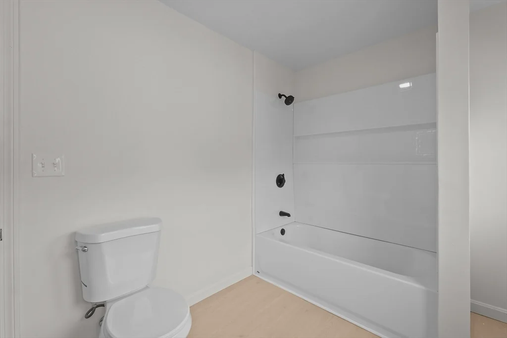 6 Coffin Avenue Ct, New Bedford