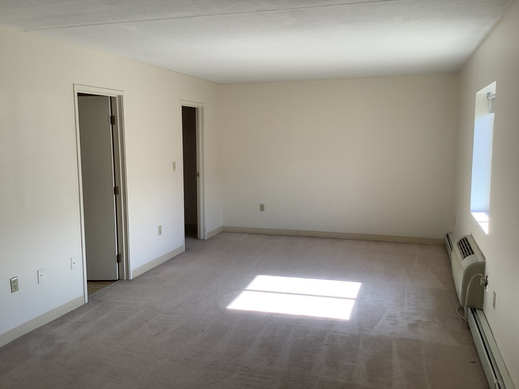 50 Cambridge Rd, Woburn