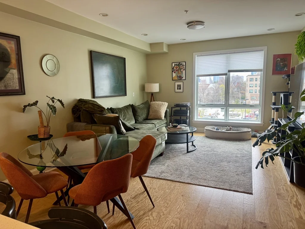 15 Guild St, Roxbury