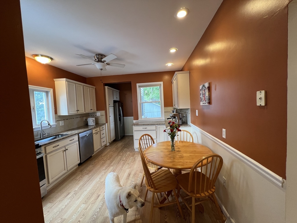 254 Park St, West Roxbury