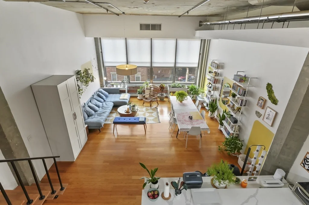 156 Porter St, East Boston