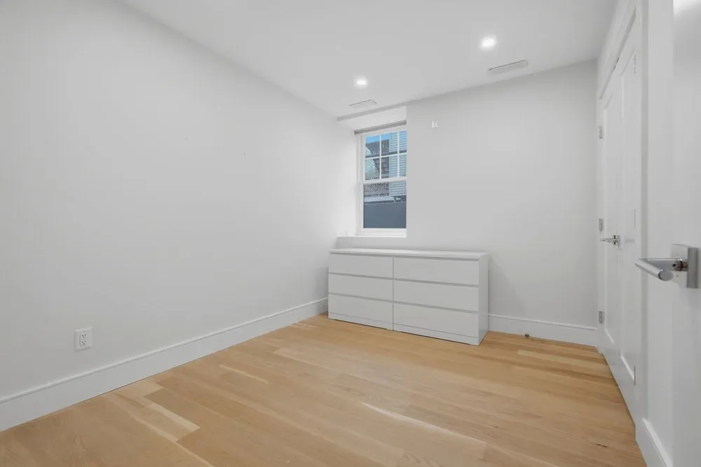 38 Englewood Ave, Brighton