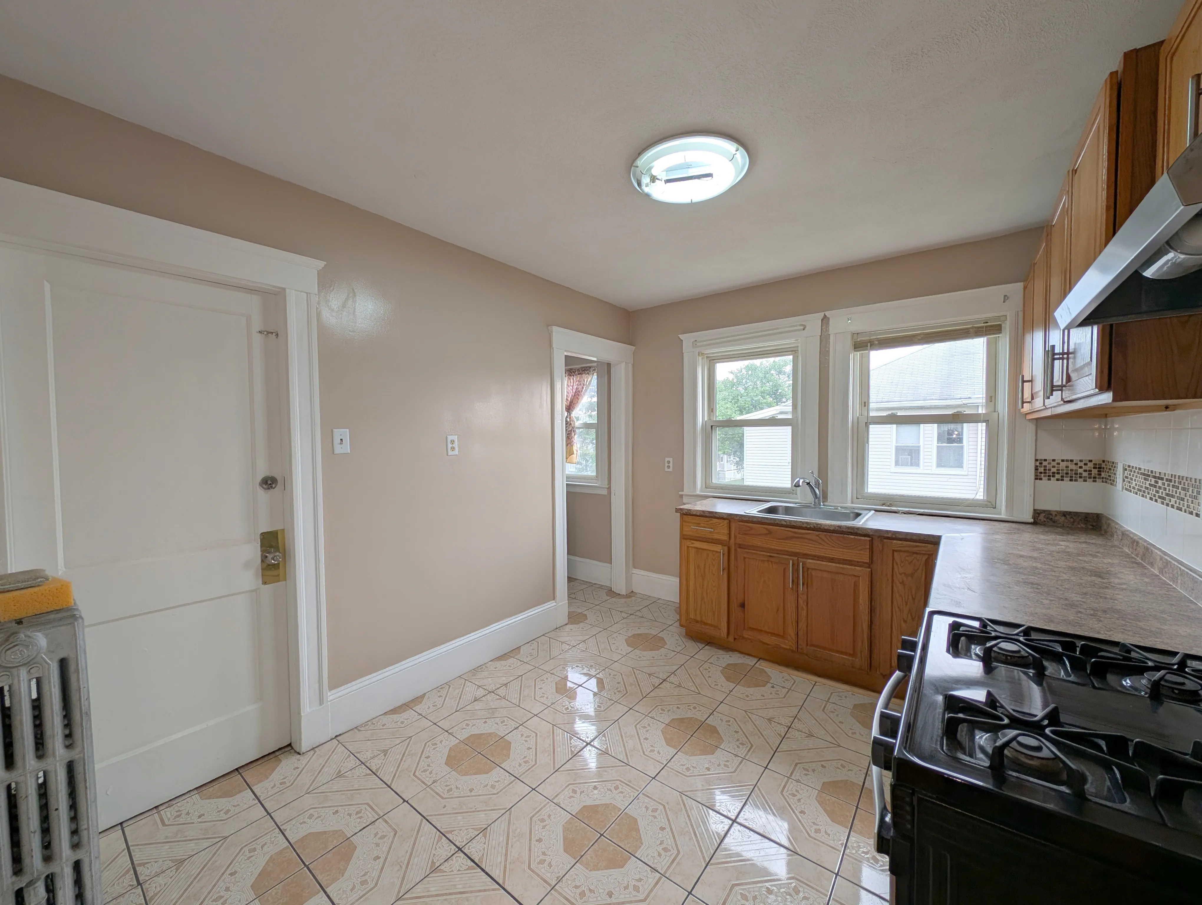 83 Billings Ave, South Medford