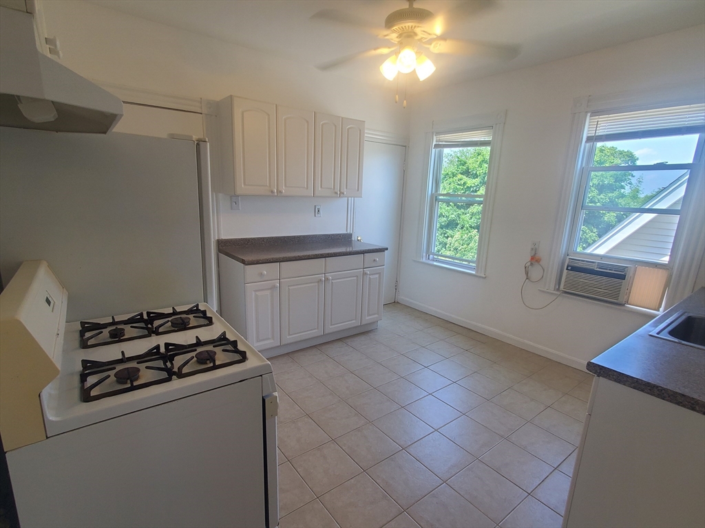 26 Buttonwood St, Dorchester