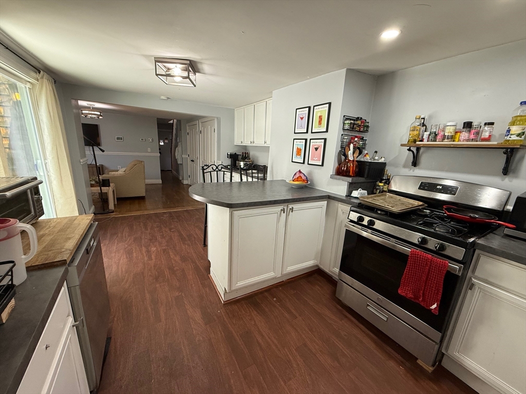 189 W Sixth St, South Boston