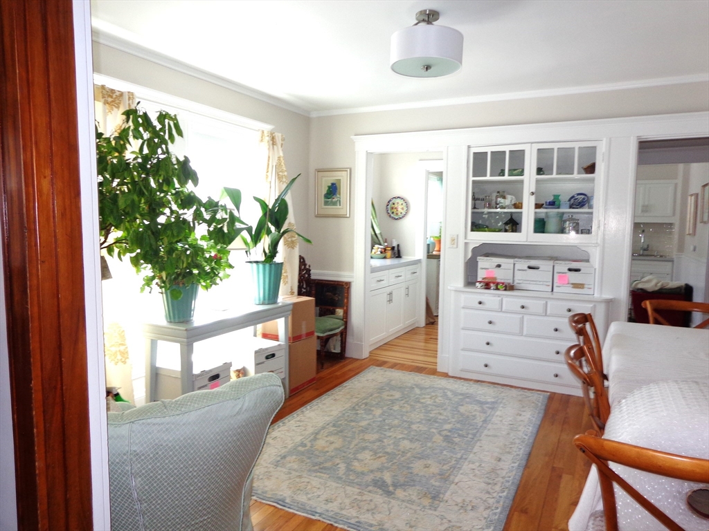 8 Holden Rd, Belmont