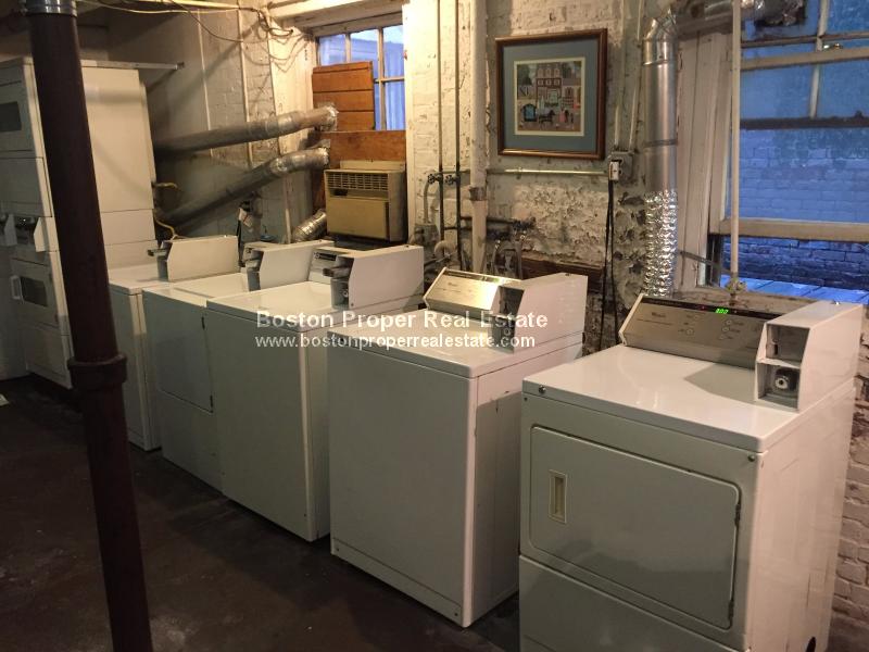 282 Newbury St, Back Bay