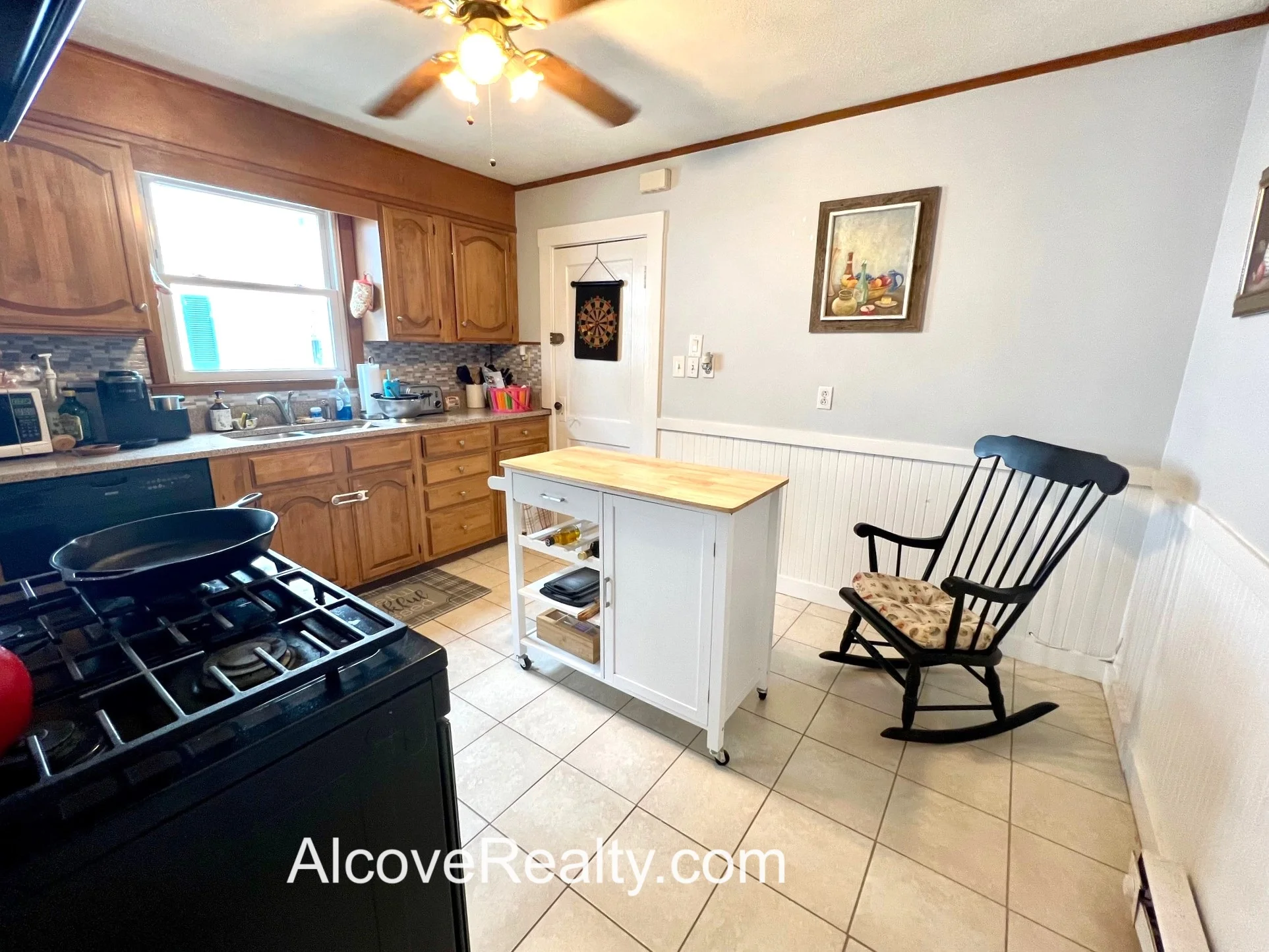 39 Sterling St, West Somerville