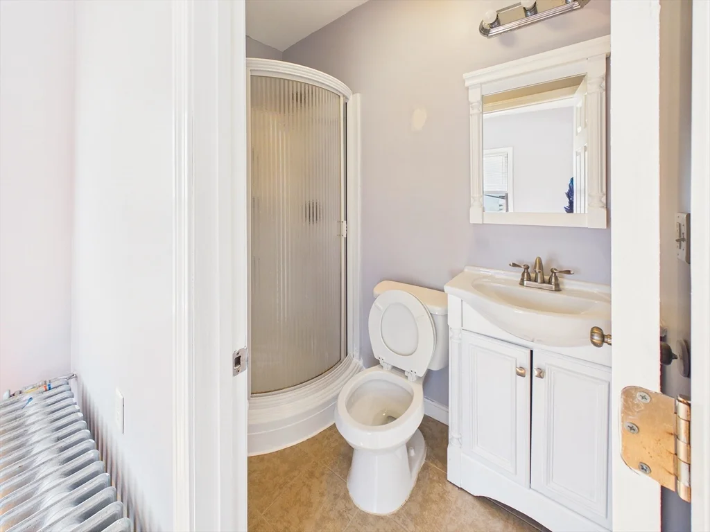 1015 Hyde Park Ave, Hyde Park