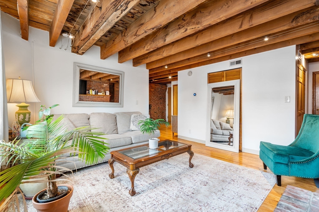 130 Fulton St, Waterfront