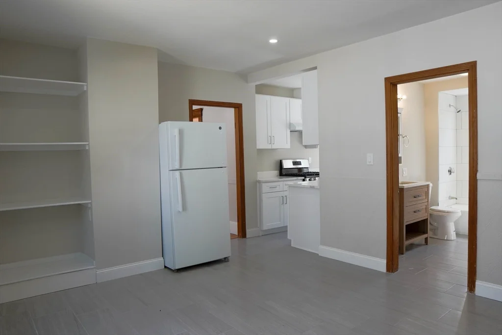 97 2nd St, North Andover