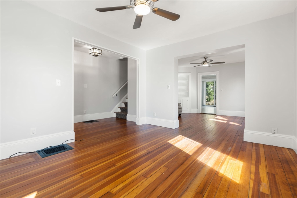 3 Clifford Ave, Beverly