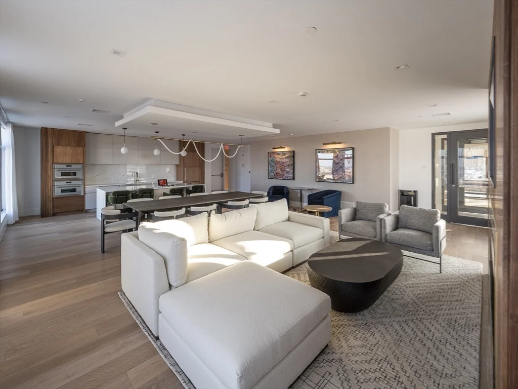 191 Washington St, Brighton