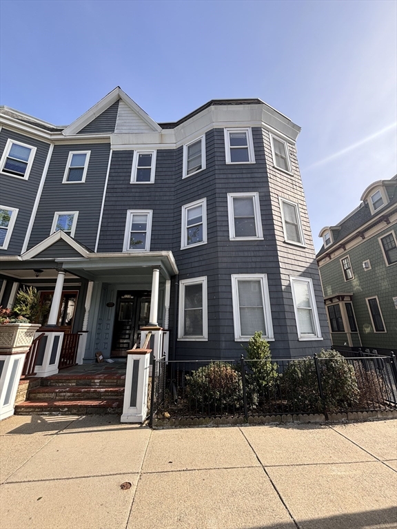 777 E 4th, South Boston