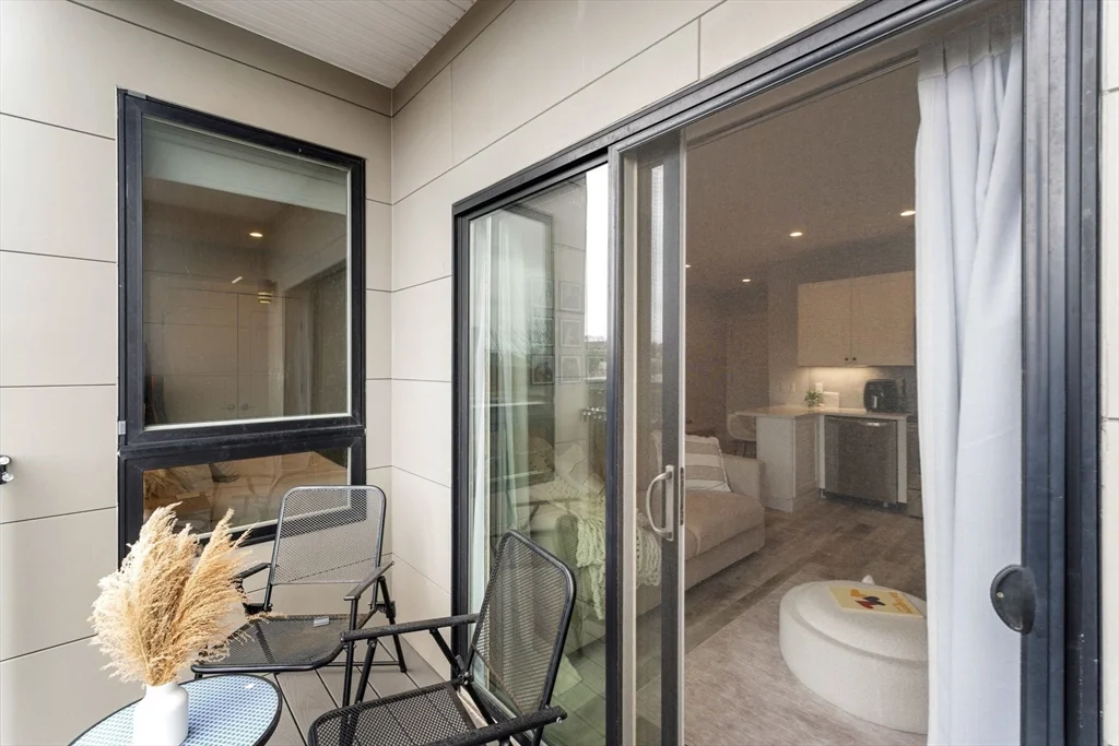 1457 Tremont St, Mission Hill