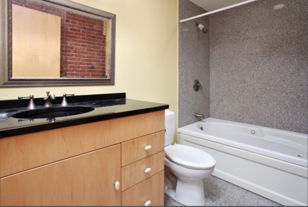 111 Beach, Leather District