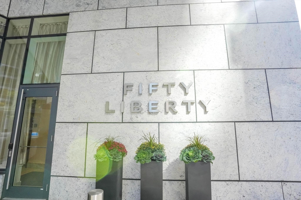 50 Liberty Dr, Seaport District