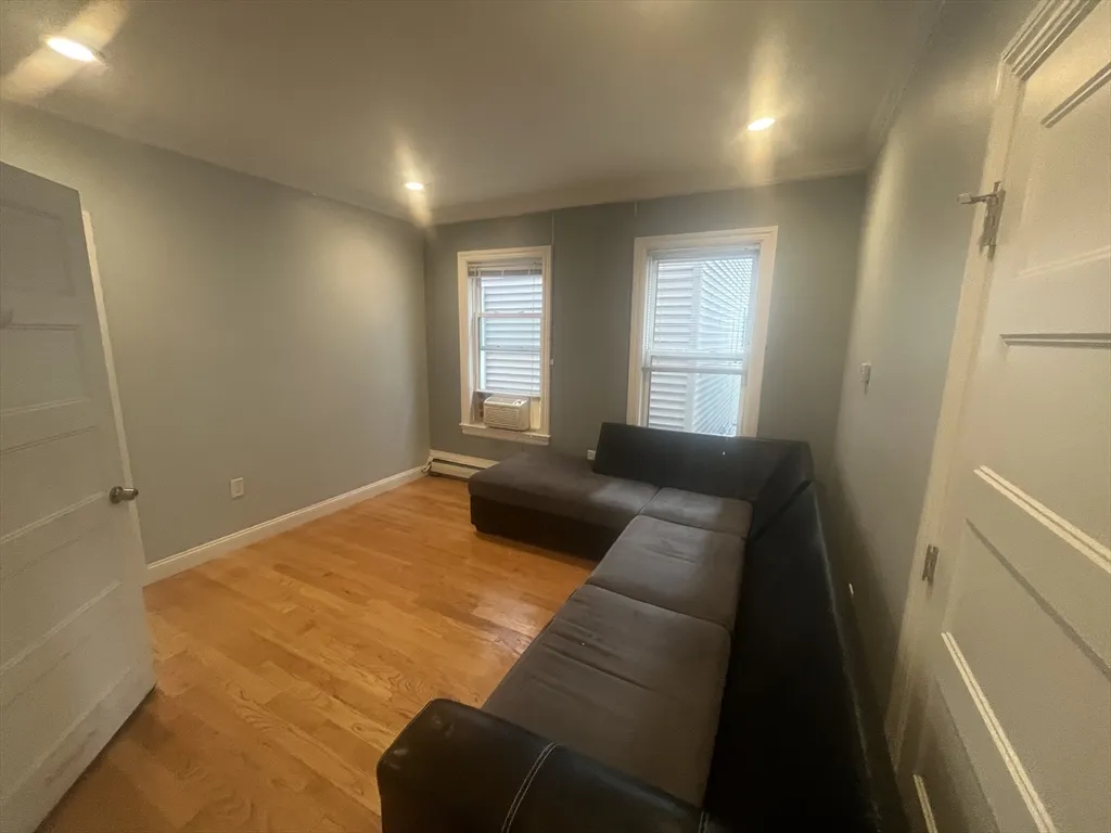 841 Dorchester Ave, Dorchester