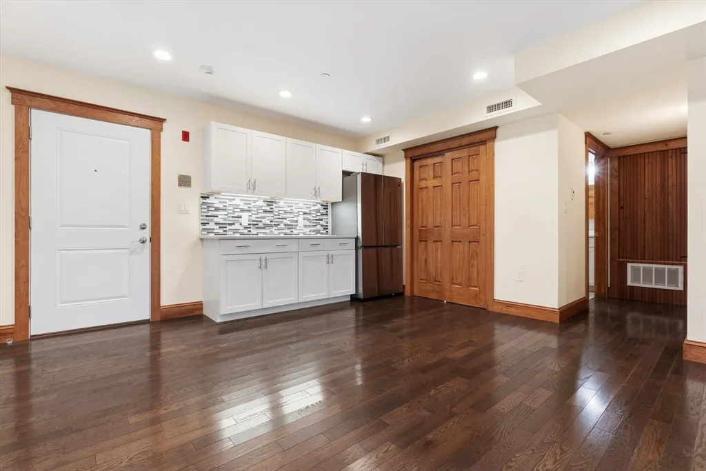 44 Maple St, Danvers Center