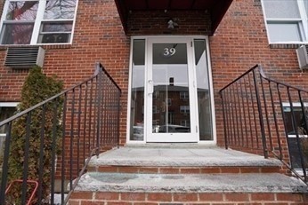 39 Montvale Ave, Woburn