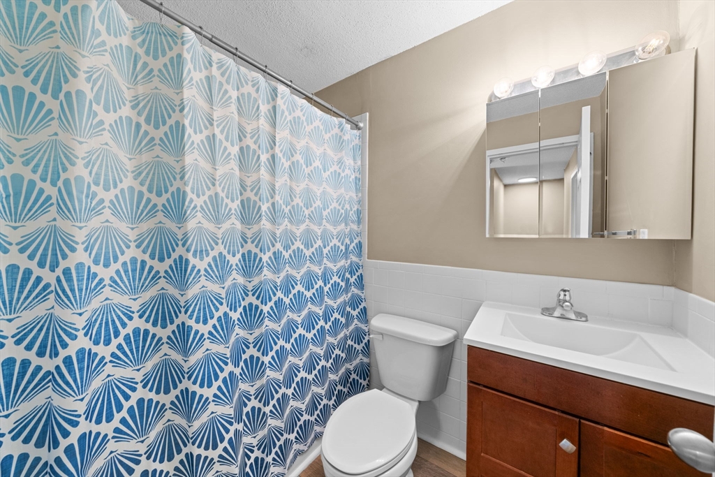 741 Washington St, Easton