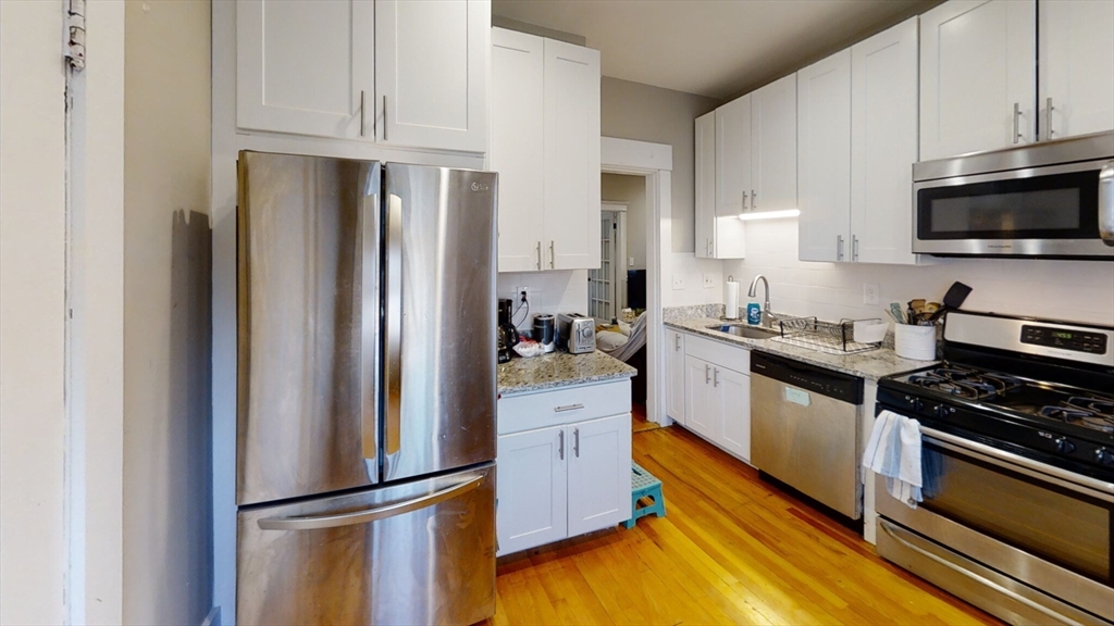 9 Greenway Ct, Coolidge Corner