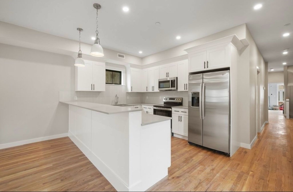 543 E 7th, South Boston