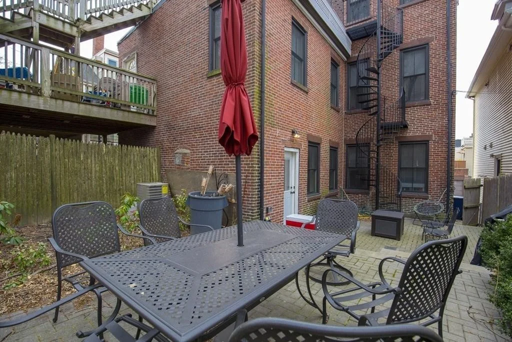 8 Gates St, South Boston