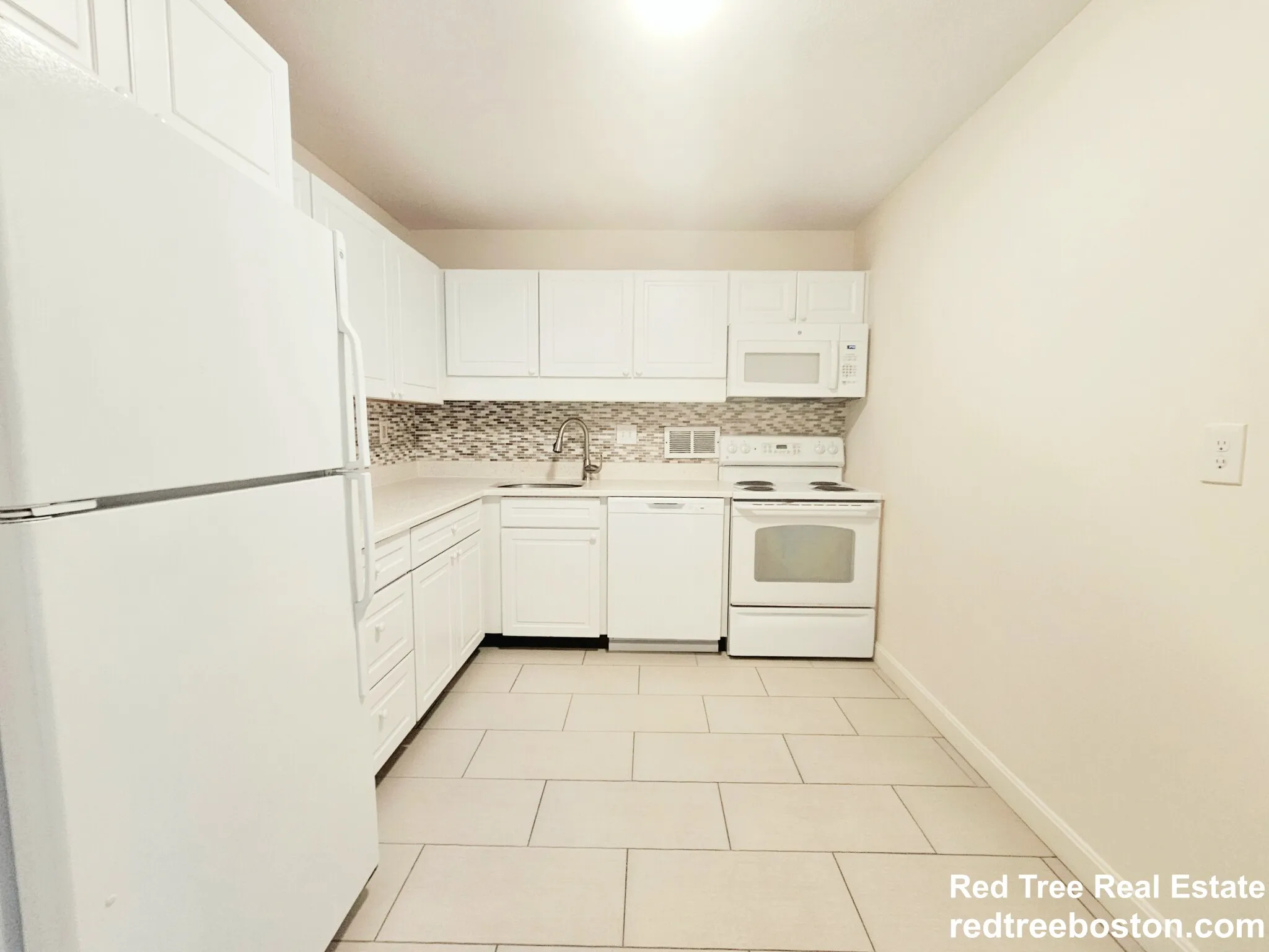 101 Monmouth St, Longwood