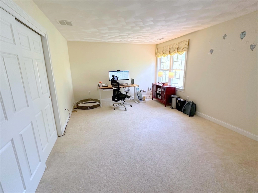 6 Farmers Circle, Arlington