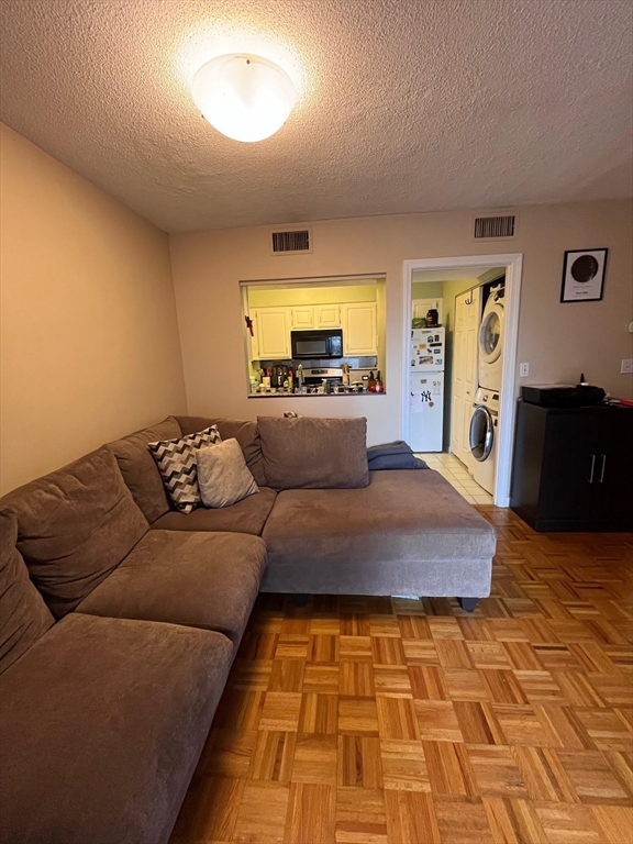 147 Kelton St, Allston