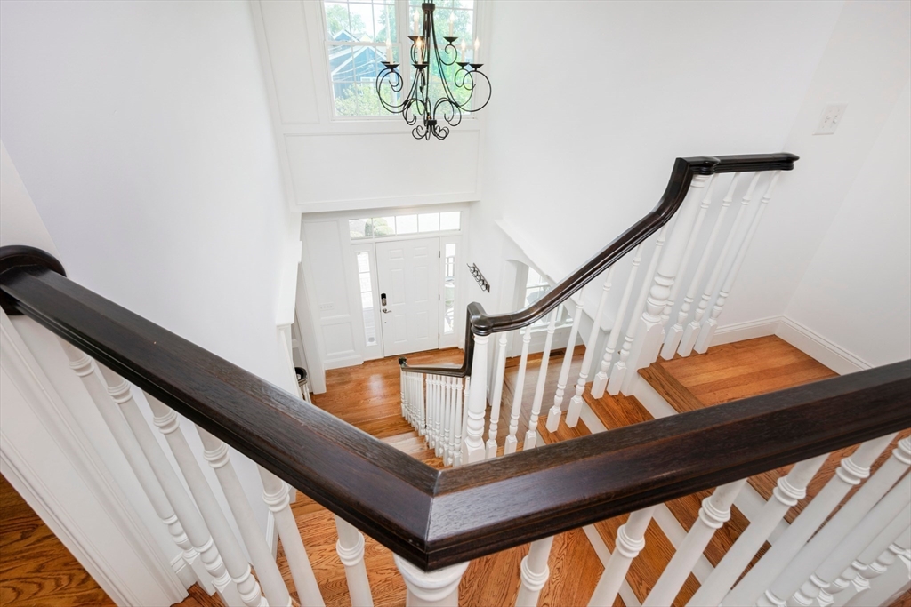 14 Brattle Ln, Arlington