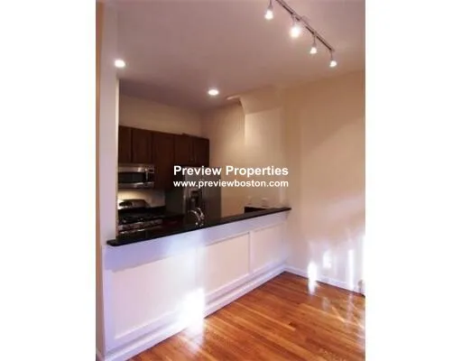 59 Fort Ave, Roxbury