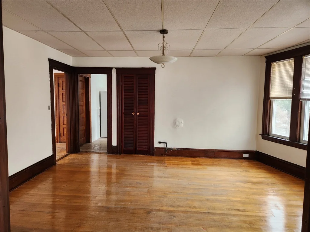 34 King Philip Rd, Worcester